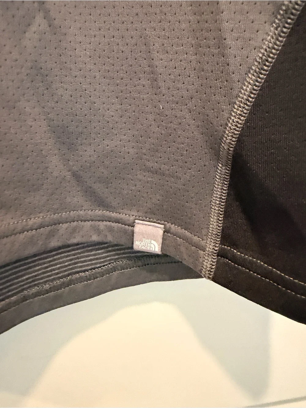 The North Face Men's FlashDry Long Sleeve Performance Raglan Athletic Top Sz L
